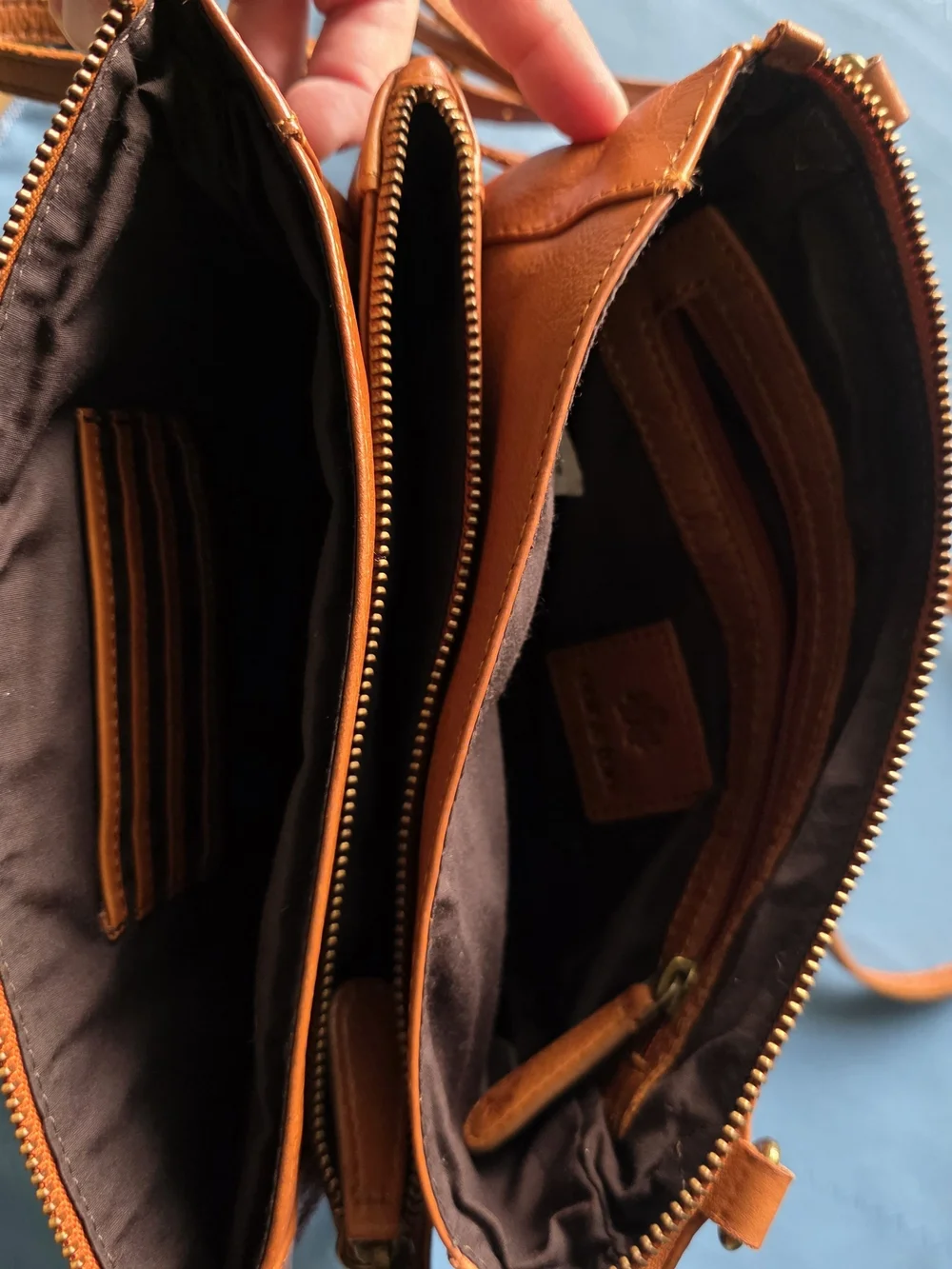 Oak & Tan Genuine Leather Crossbody Bag - Cognac Brown